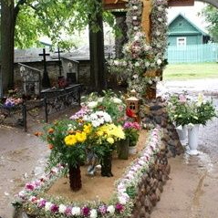 Хоругвии, Крест, Мироточение Креста, Крестный ход