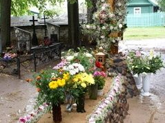 Хоругвии, Крест, Мироточение Креста, Крестный ход