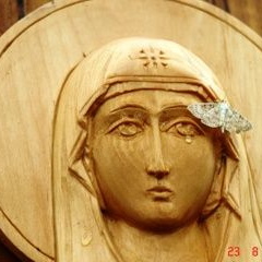 Хоругвии, Крест, Мироточение Креста, Крестный ход